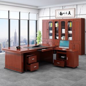 Spacious 1.8m executive workstation