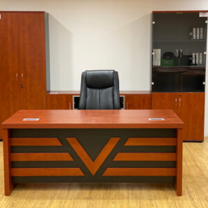 1.6m modular executive office desk with spacious work surface and modern design