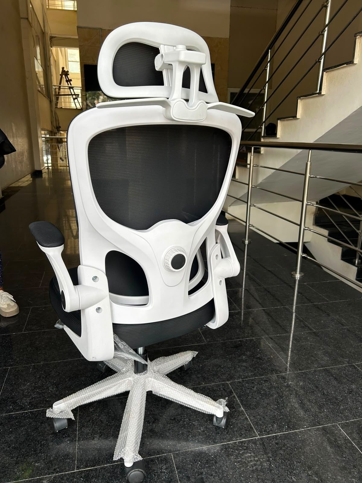 Ergonomic office chairs - Image 7